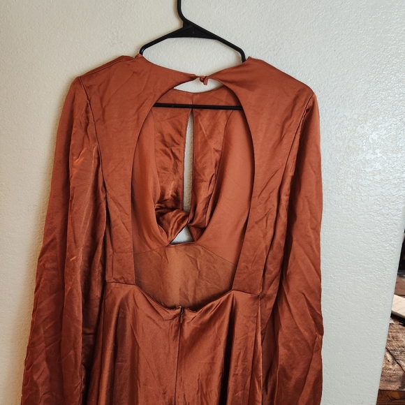 Significant Other Satin Open Back Balloon Sleeves Formal Evening Maxi Dress - Picture 10 of 11